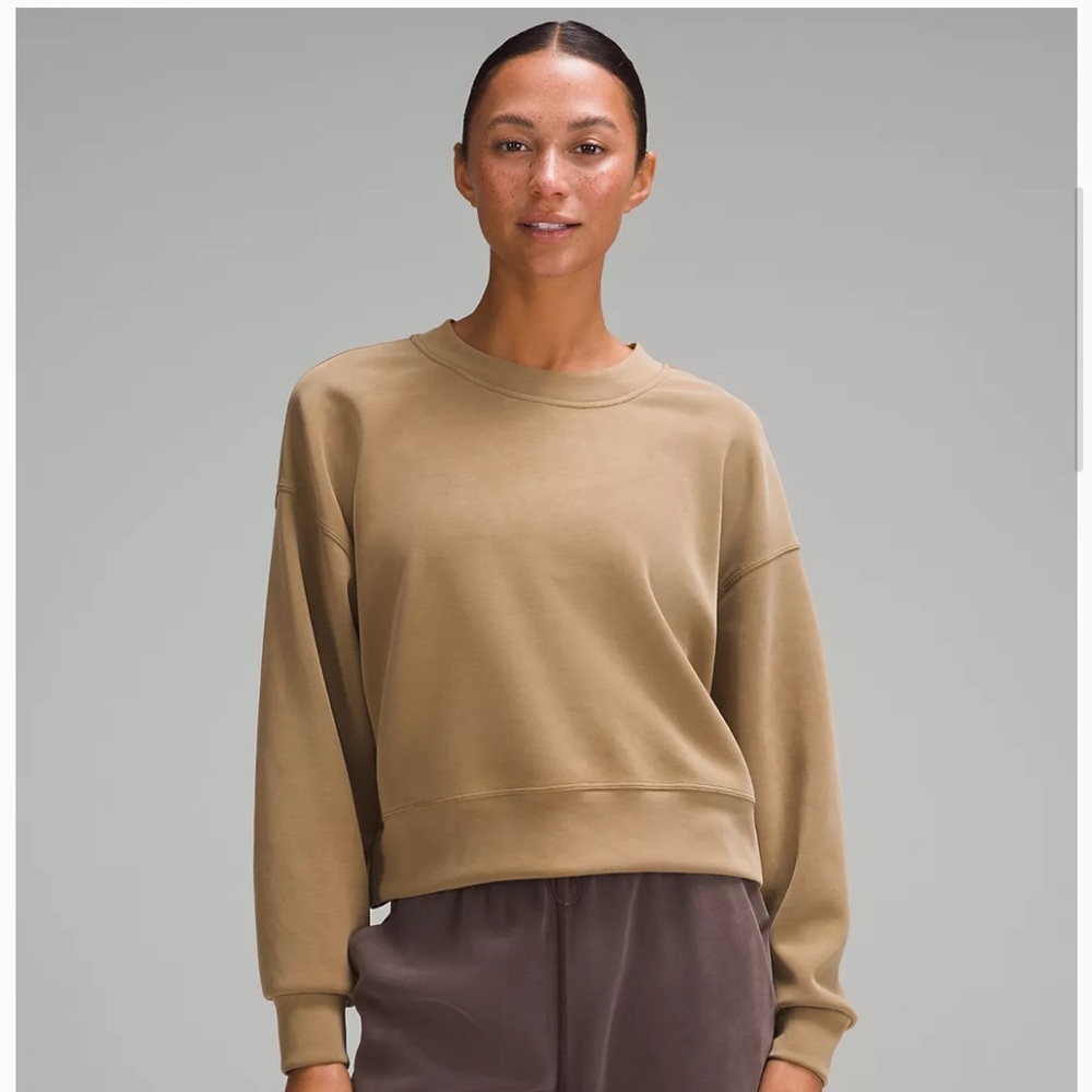 NWT Lululemon Softstreme Perfectly Oversized Cropped Crew (Size 4)